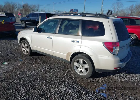 2010 Subaru Forester 2.5X Premium z USA, uszkodzony, nr VIN JF2SH6CC1AH800000